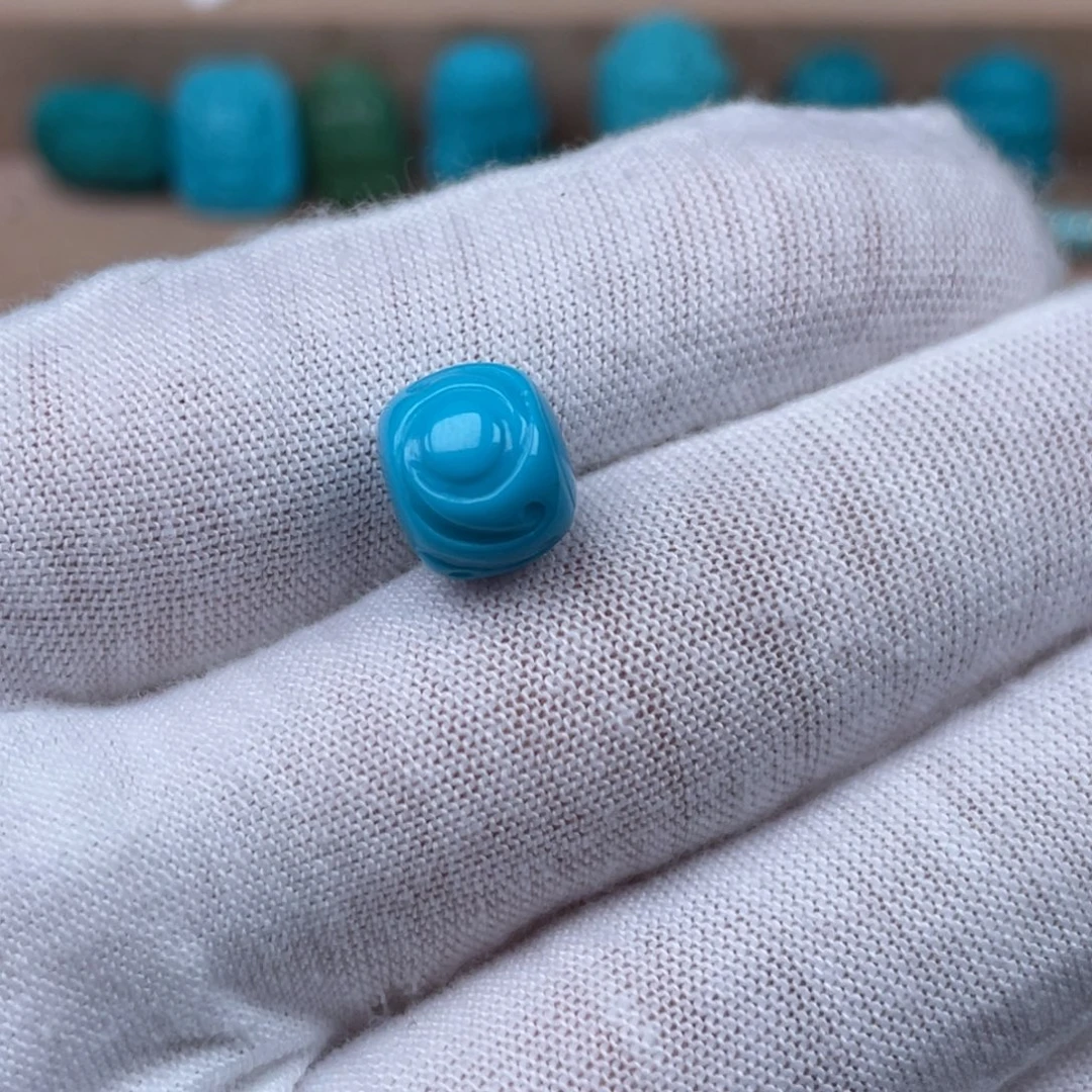 介***苒绿松石未镶嵌颈饰