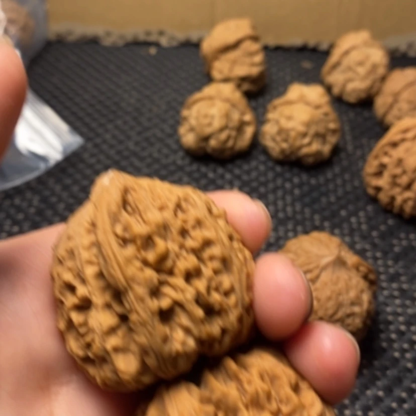 【闪购商品】文玩核桃吊坠少*、南疆石