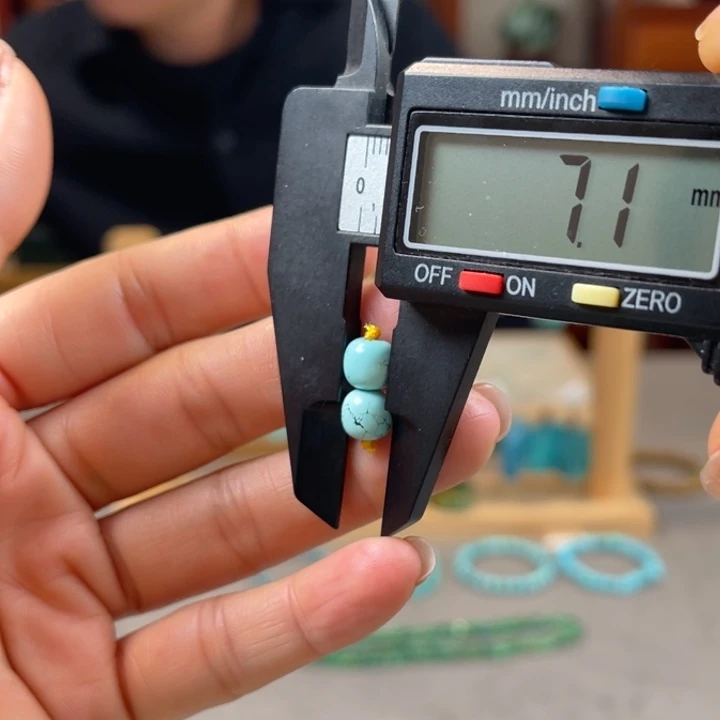 灰***黑绿松石未镶嵌珠宝奇石