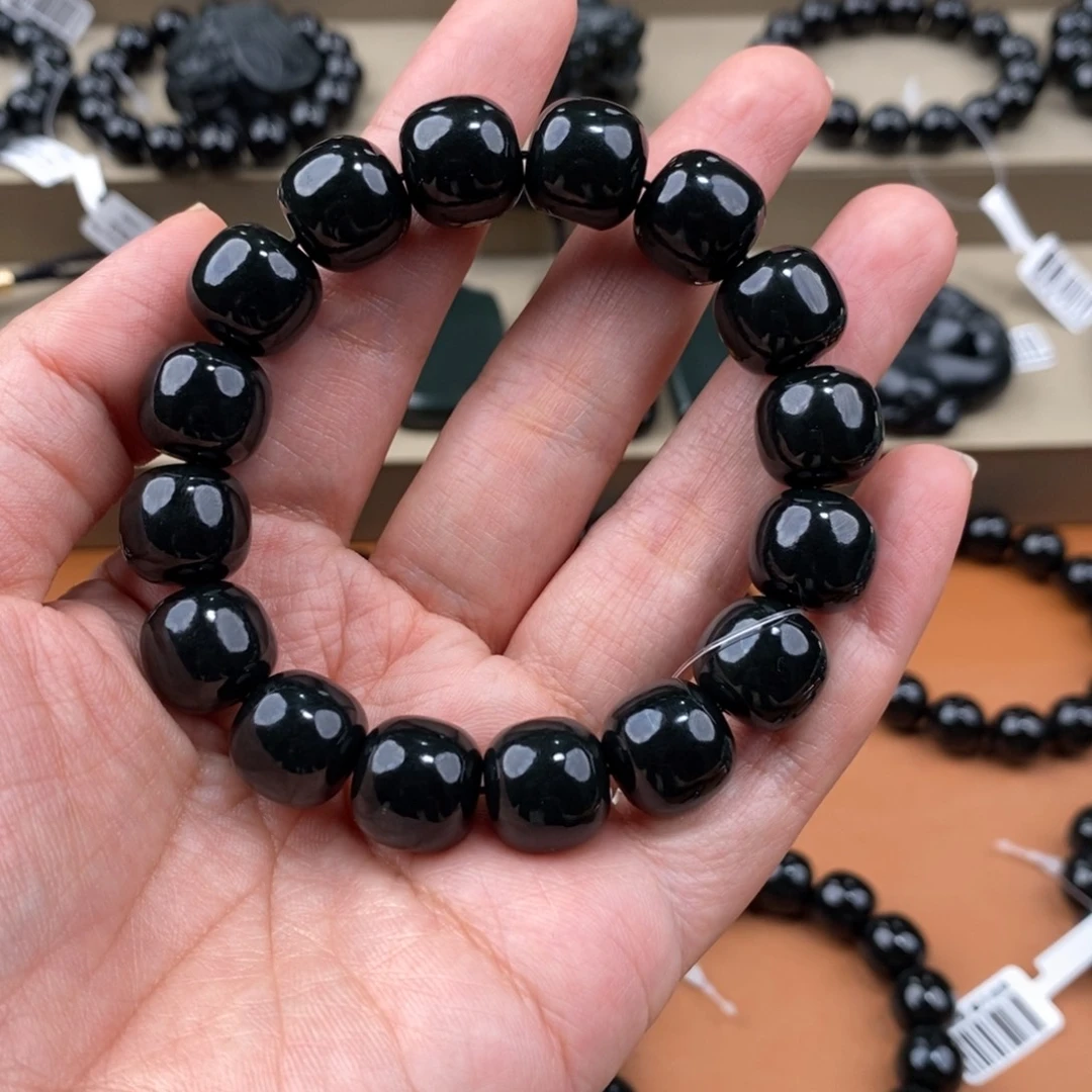 L***e和田玉未镶嵌手串