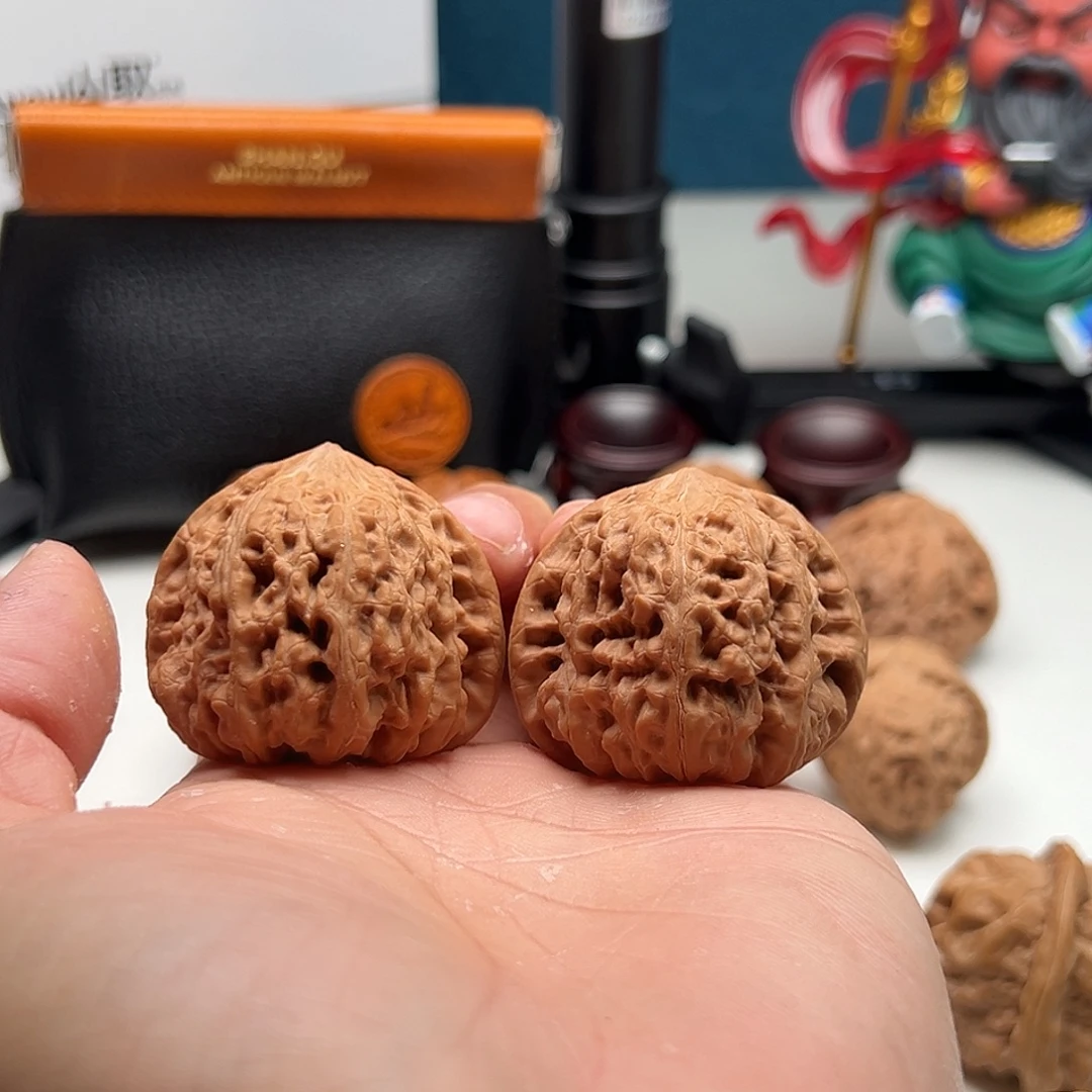 白***瓷吊坠文玩核桃平谷凹底