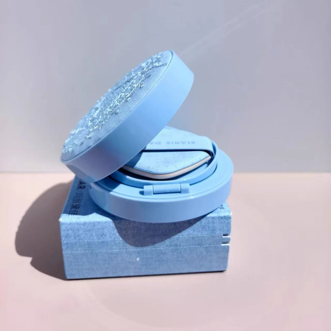 持久不脱妆养肤贴肤持妆气垫