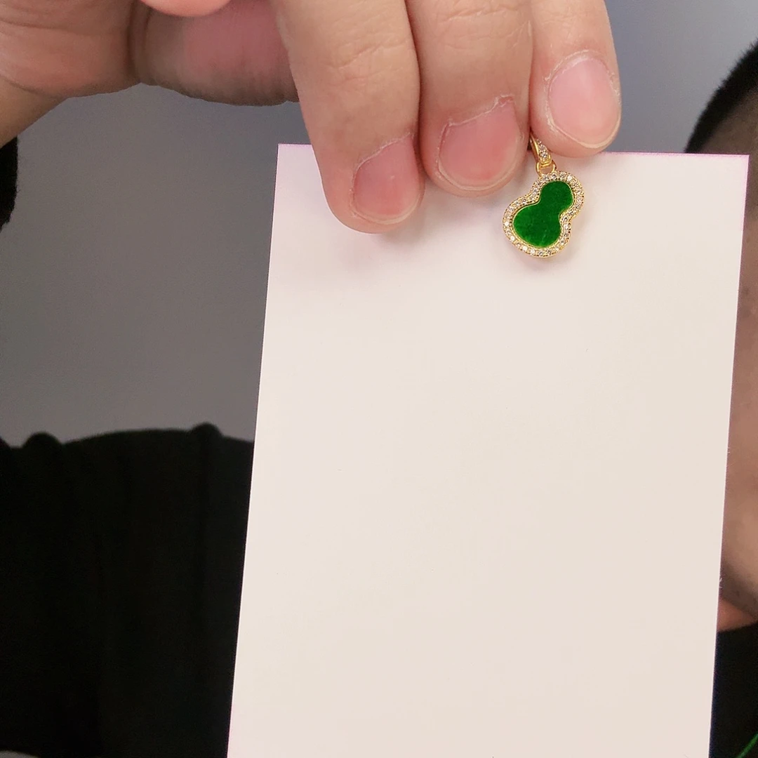 翡翠颈饰未镶嵌一件