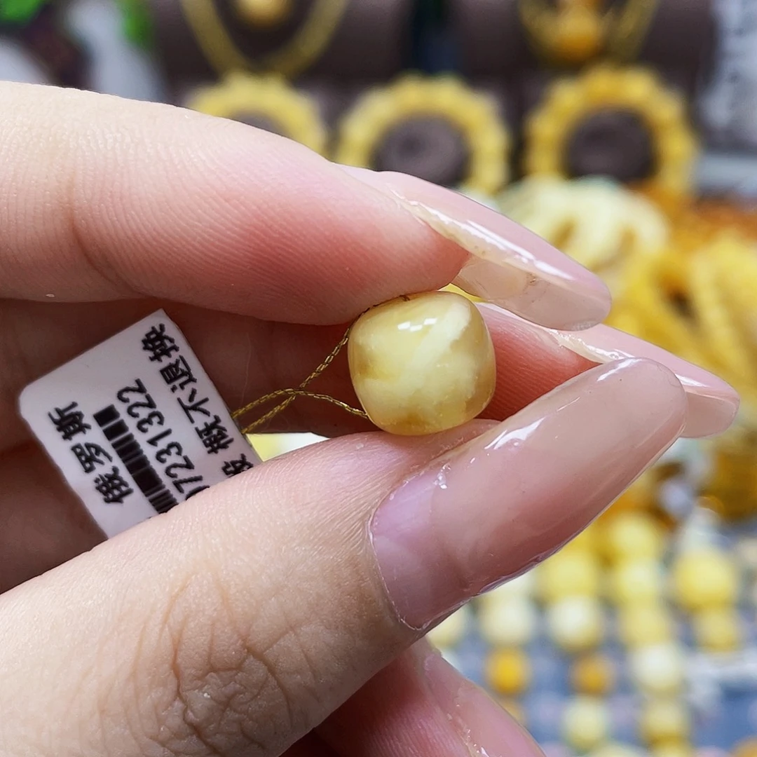 未镶嵌琥珀珠宝奇石10*9mm福利款.瑕