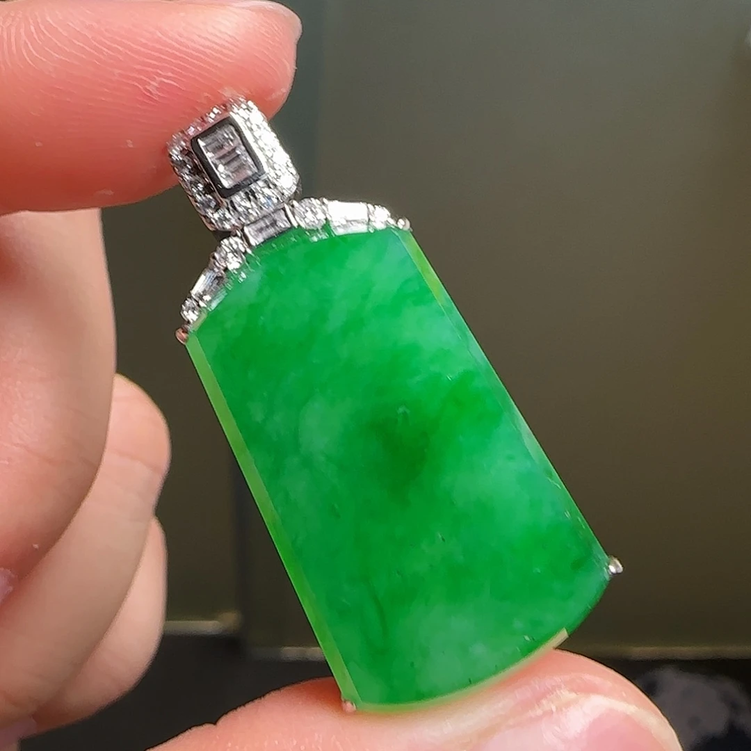 翡翠18K金镶嵌颈饰天然翡翠