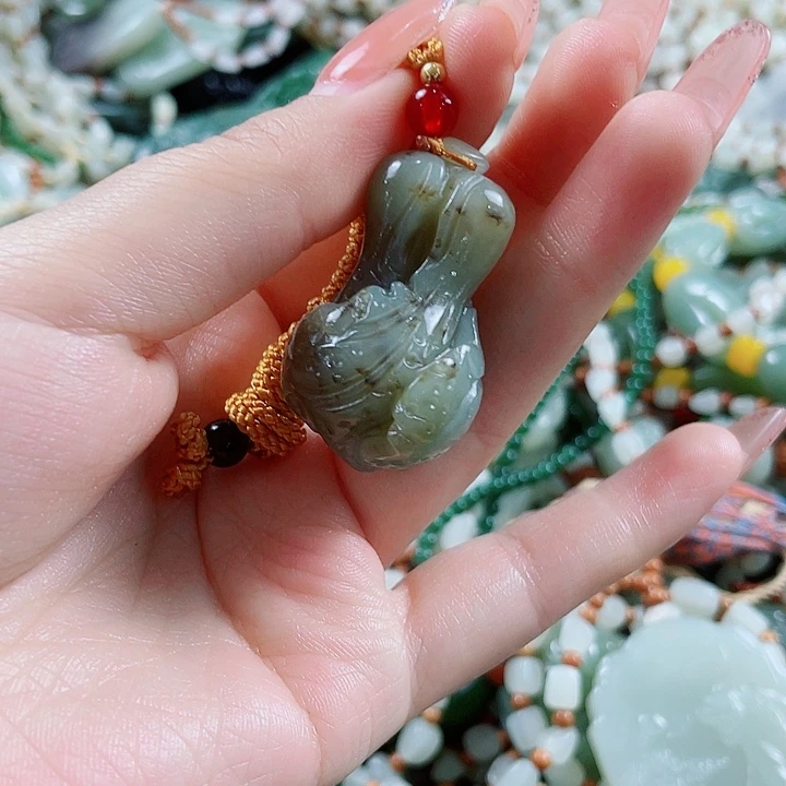 和田玉未镶嵌挂件