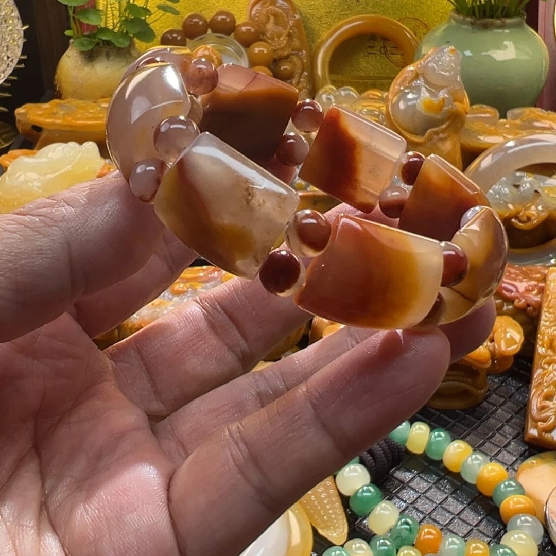 石英质玉未镶嵌颈饰