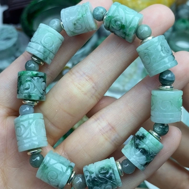 颈饰未镶嵌翡翠吊坠