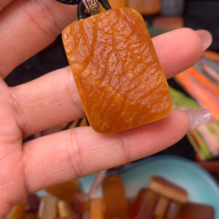 琥珀未镶嵌珠宝奇石