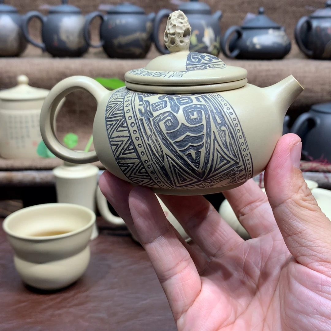 好***号泥塑放漏青铜纹白泥壶微瑕