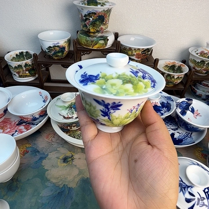 忠意堂釉下彩绿牡丹盖碗
