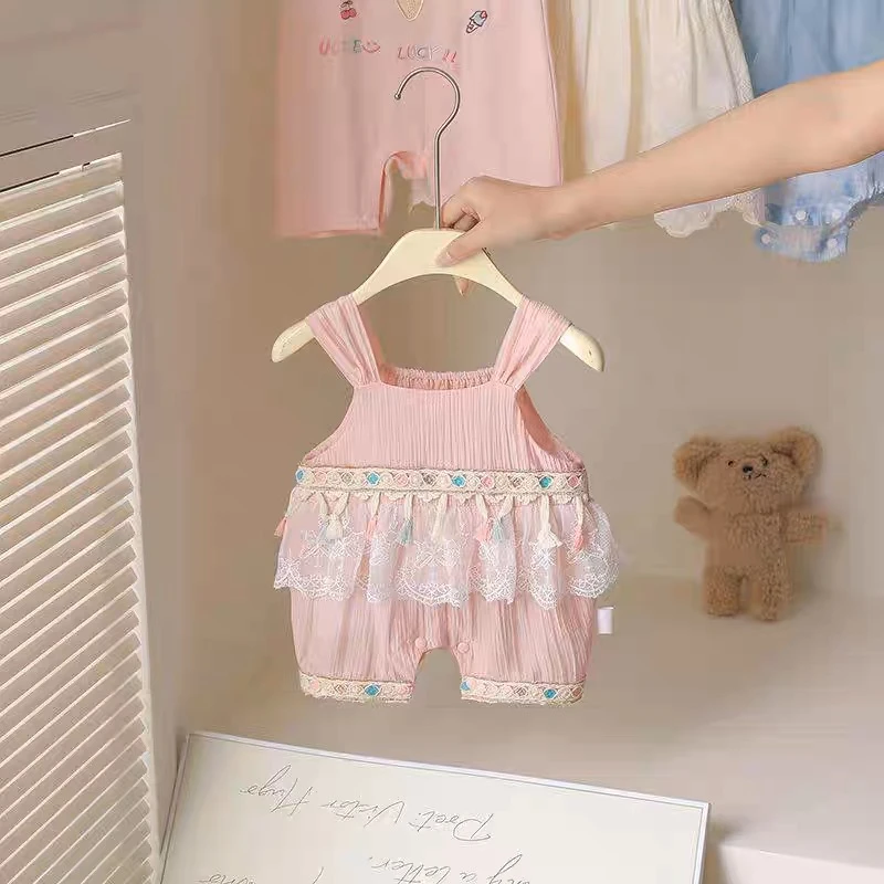 女宝宝吊带连体衣夏季婴儿民族风衣服夏装洋气蕾丝拼接哈衣爬服潮