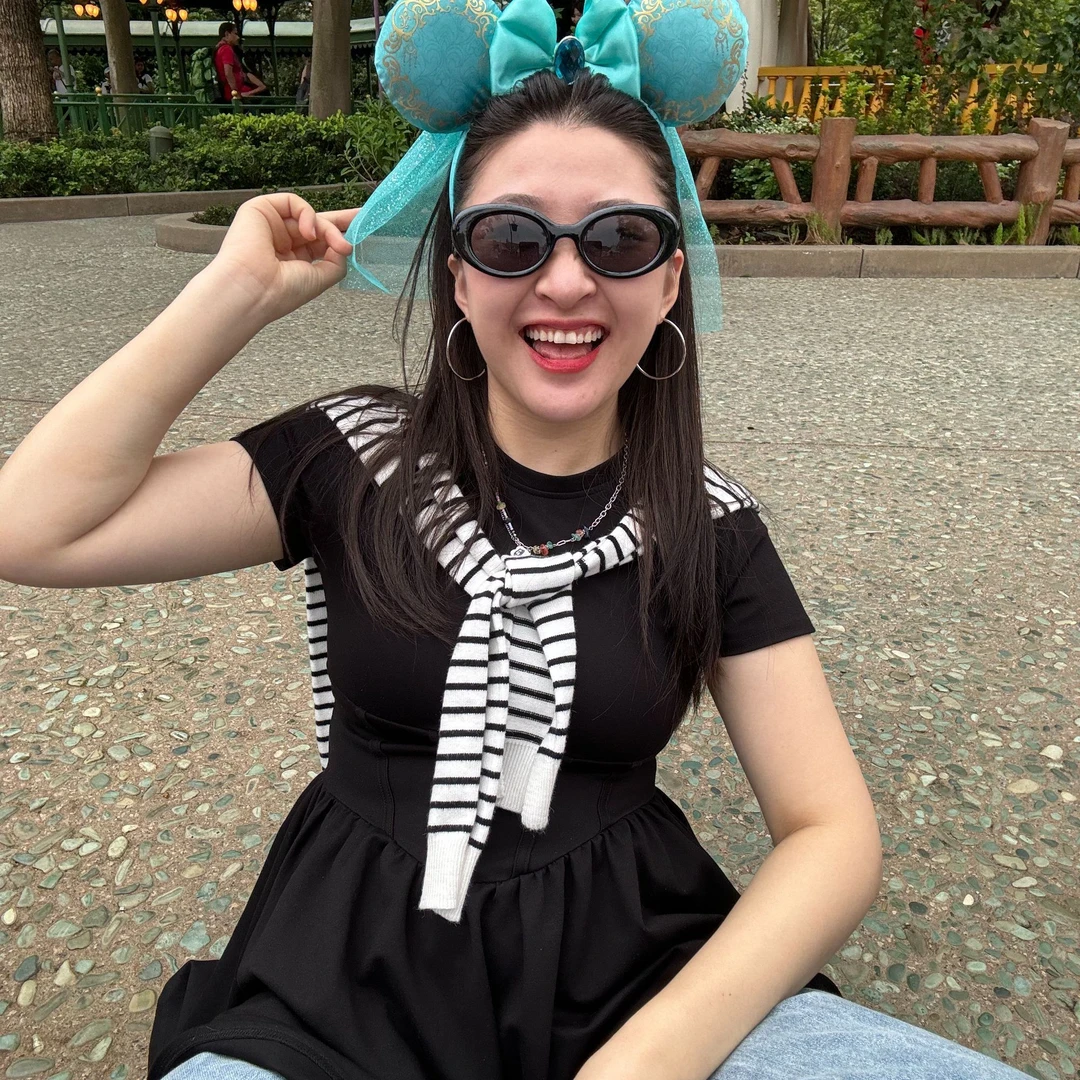 BTW短袖黑色蓬蓬连衣裙