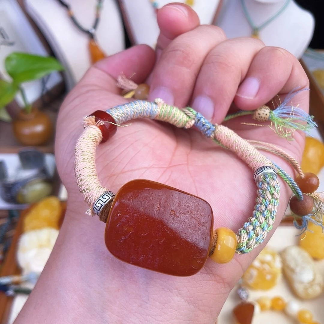 未镶嵌琥珀珠宝奇石