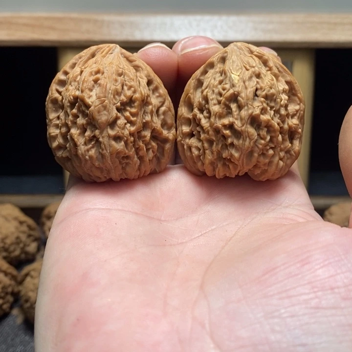 文玩核桃吊坠南疆黄凹底38/38/41