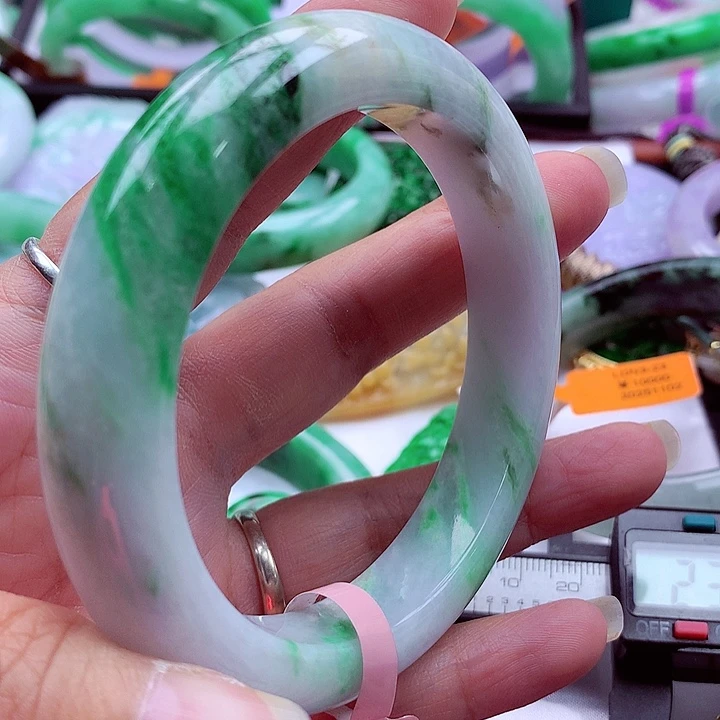 翡翠未镶嵌手镯翡翠