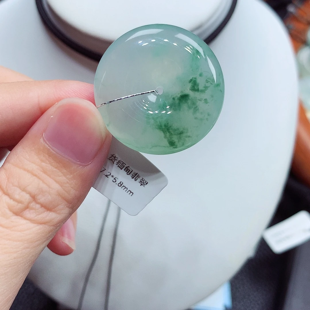 翡翠未镶嵌颈饰翡翠43，27.2/5.8