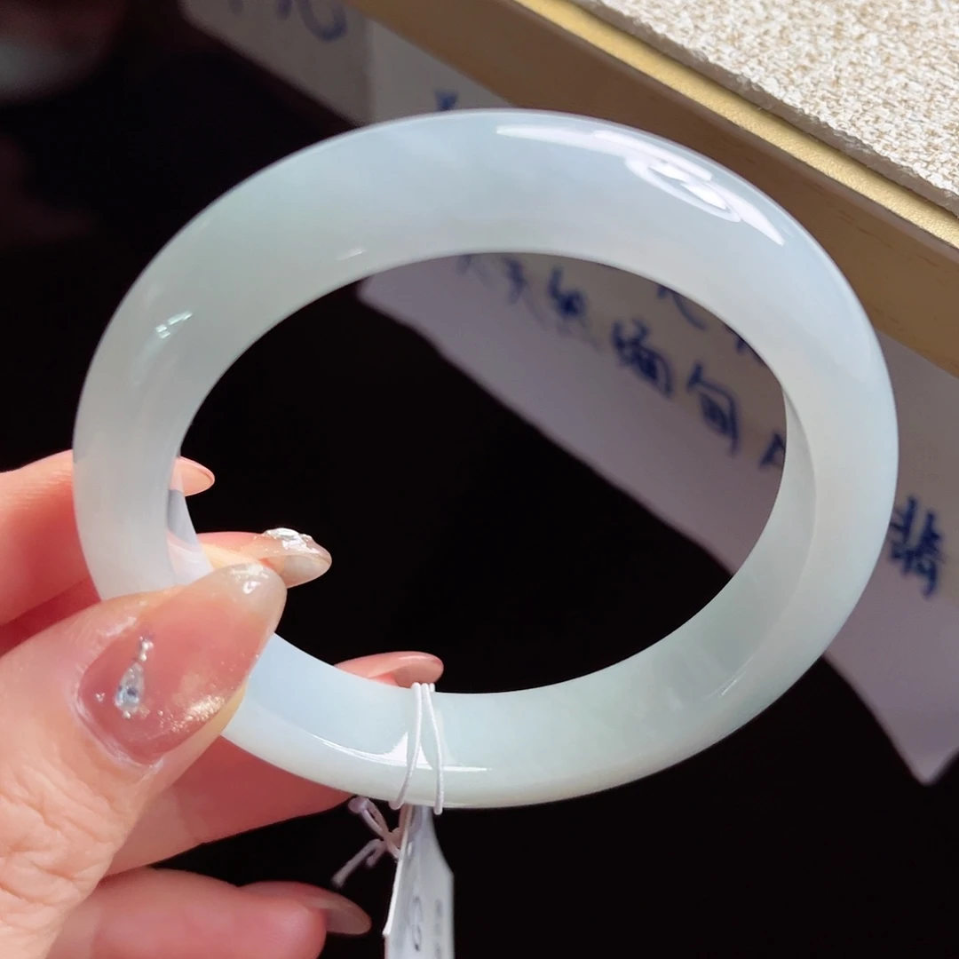 翡翠未镶嵌手镯手镯