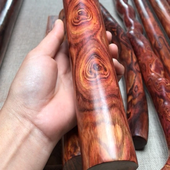 红***月海南黄花梨一个棒