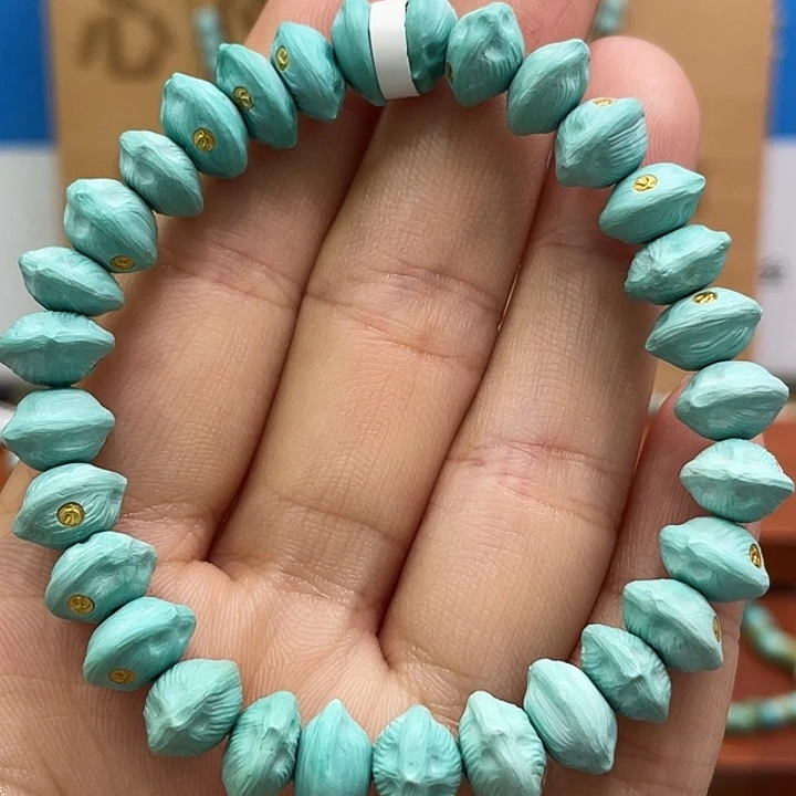 绿松石未镶嵌珠宝奇石