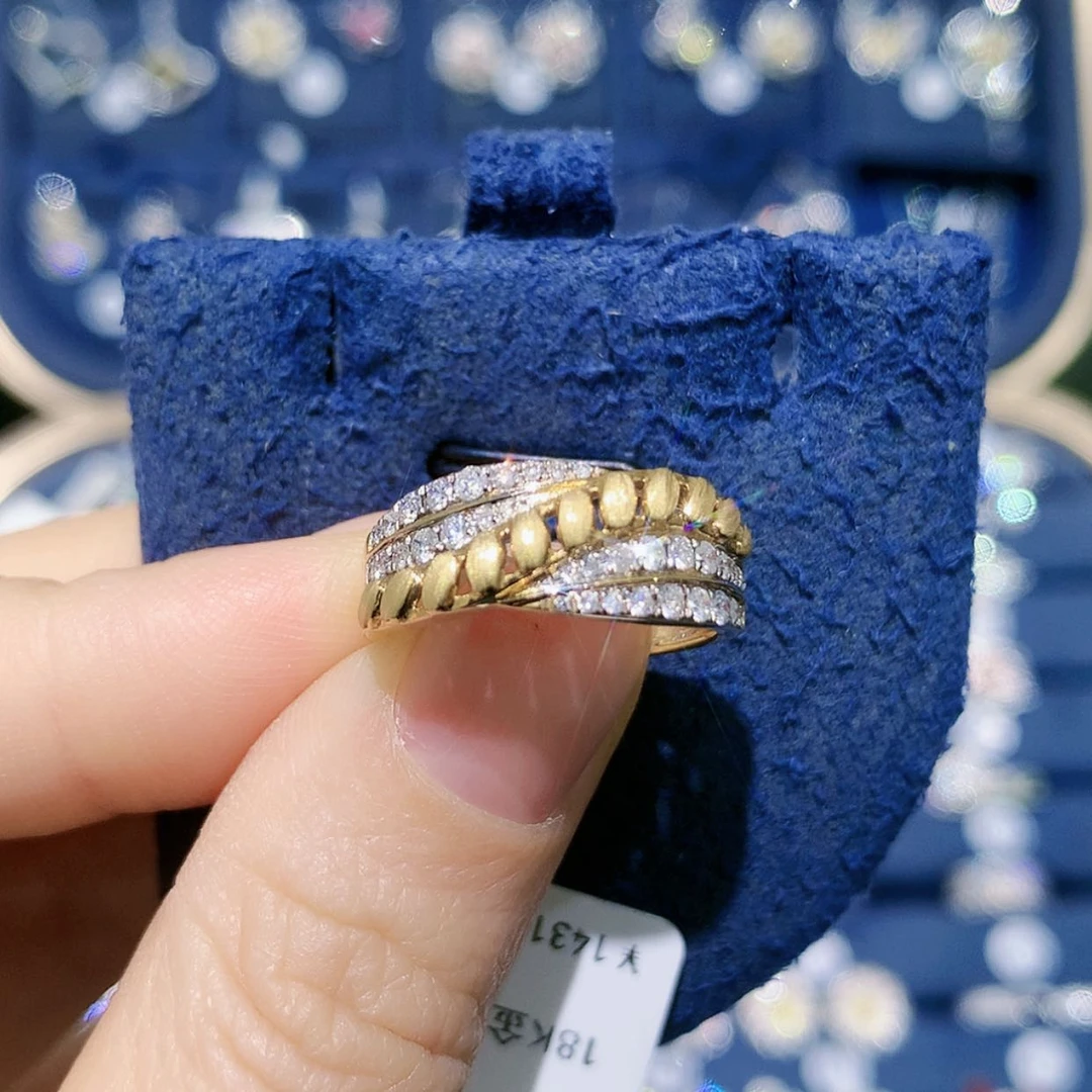 【闪购商品】18K金镶嵌戒托钻石拉丝排戒