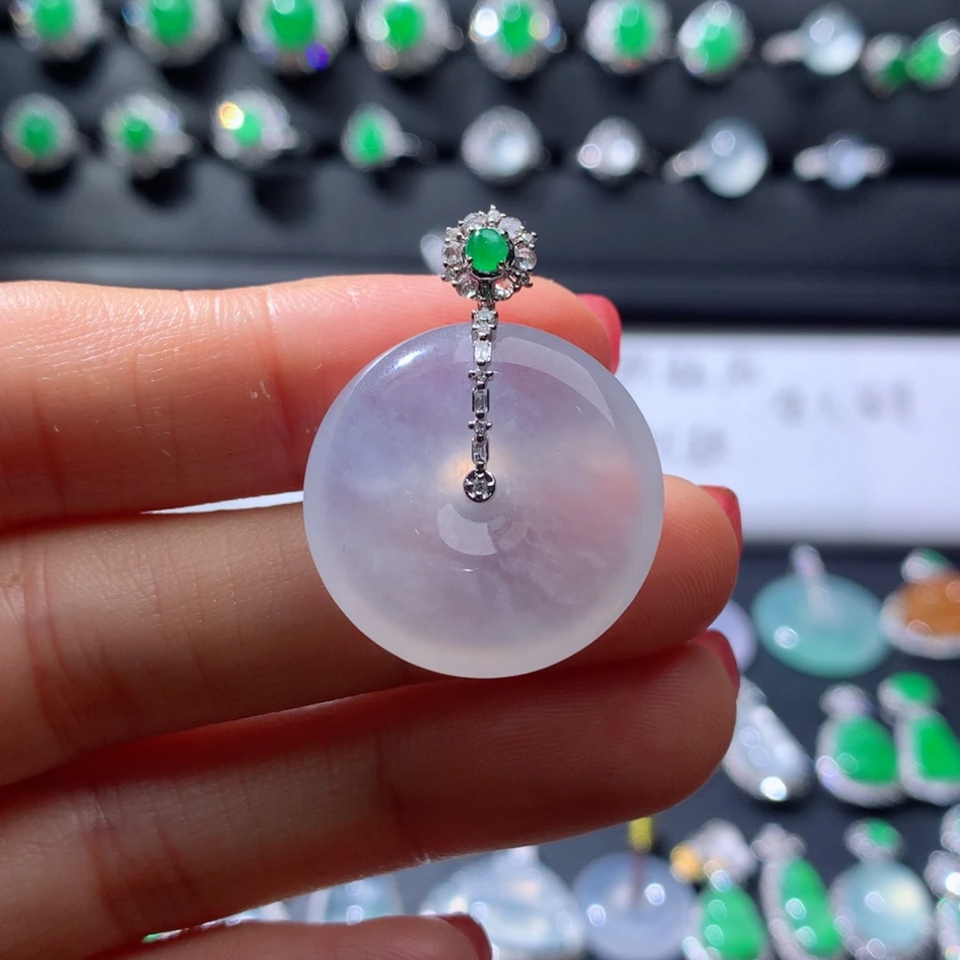 颈饰18K金镶嵌翡翠