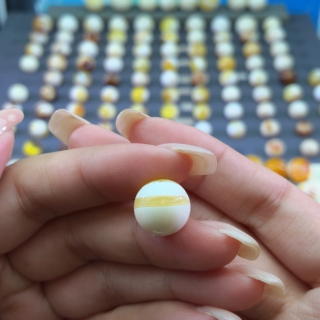 琥珀未镶嵌裸石13