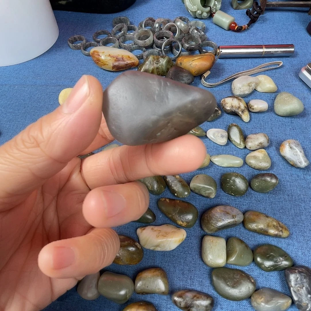 和田玉（糖玉）珠宝奇石未镶嵌隆**8