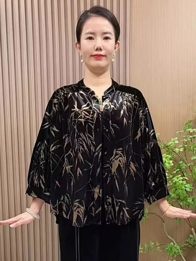 2025妈妈秋季洋气蝙蝠袖衬衫新款中老年女装大码宽松丝绒衬衣开衫