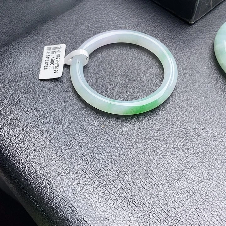翡翠手镯未镶嵌54圆条