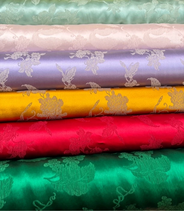 真丝冠乐皱面料 1.4米门幅 高定桑蚕丝面料