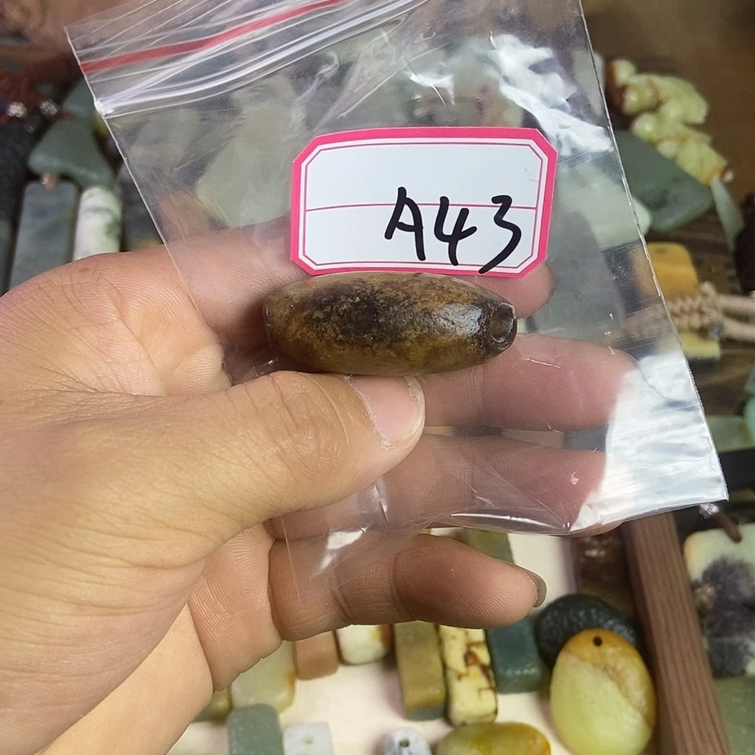蛇纹石玉手链未镶嵌白*