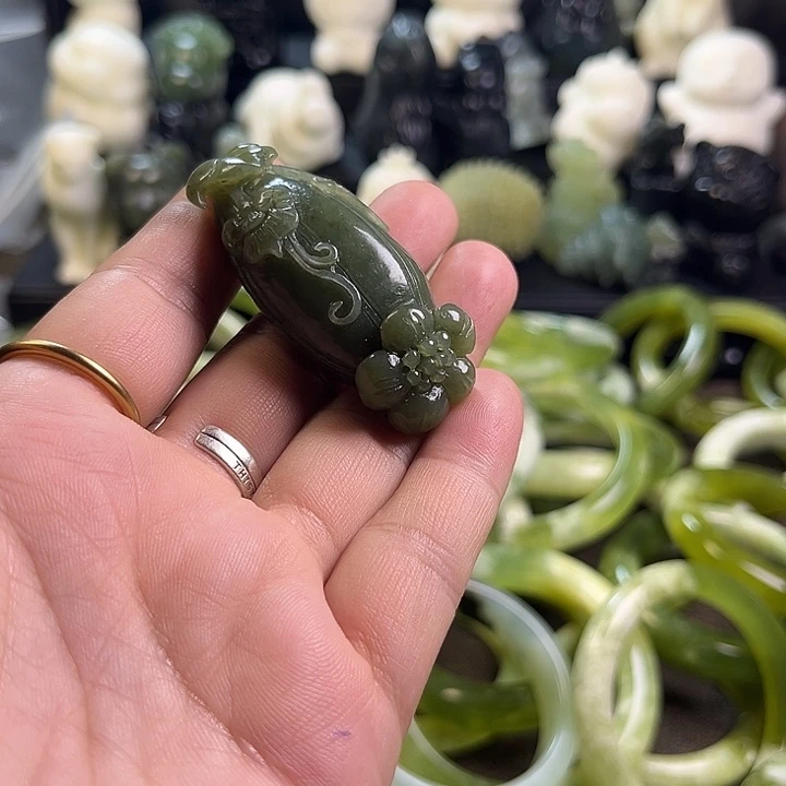 蛇纹石玉未镶嵌项链