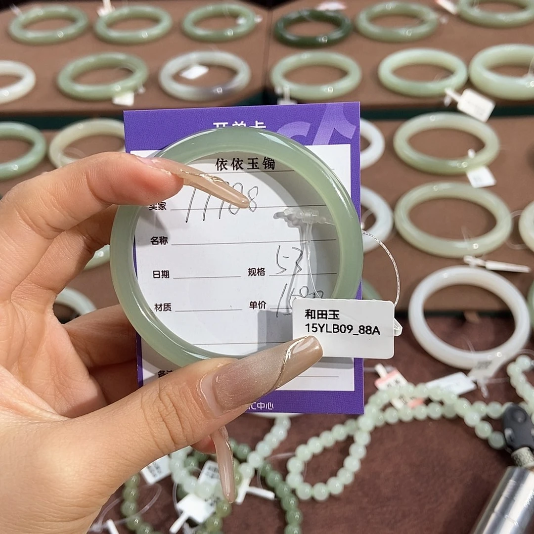 和田玉手镯未镶嵌7***8