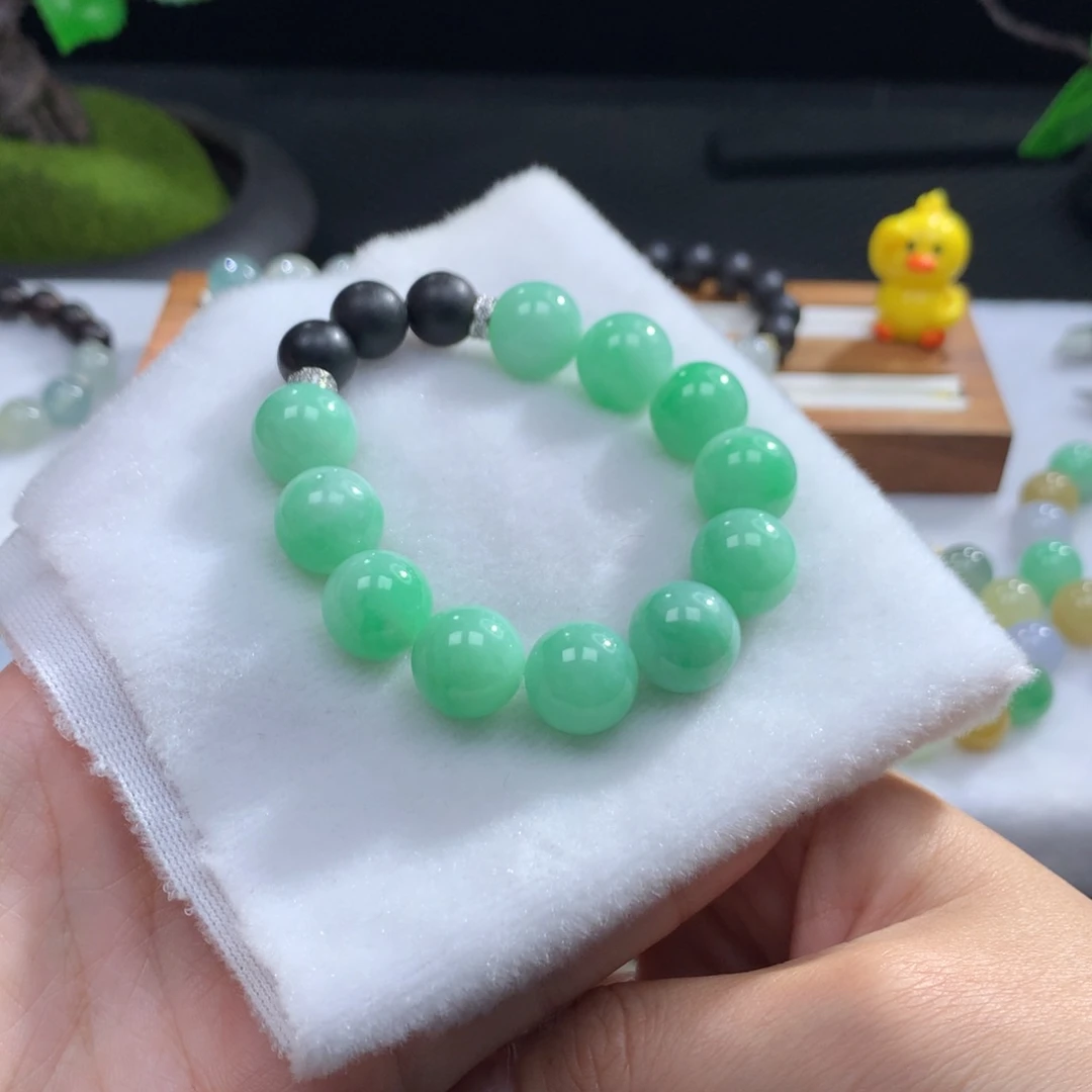 翡翠手链未镶嵌甜绿