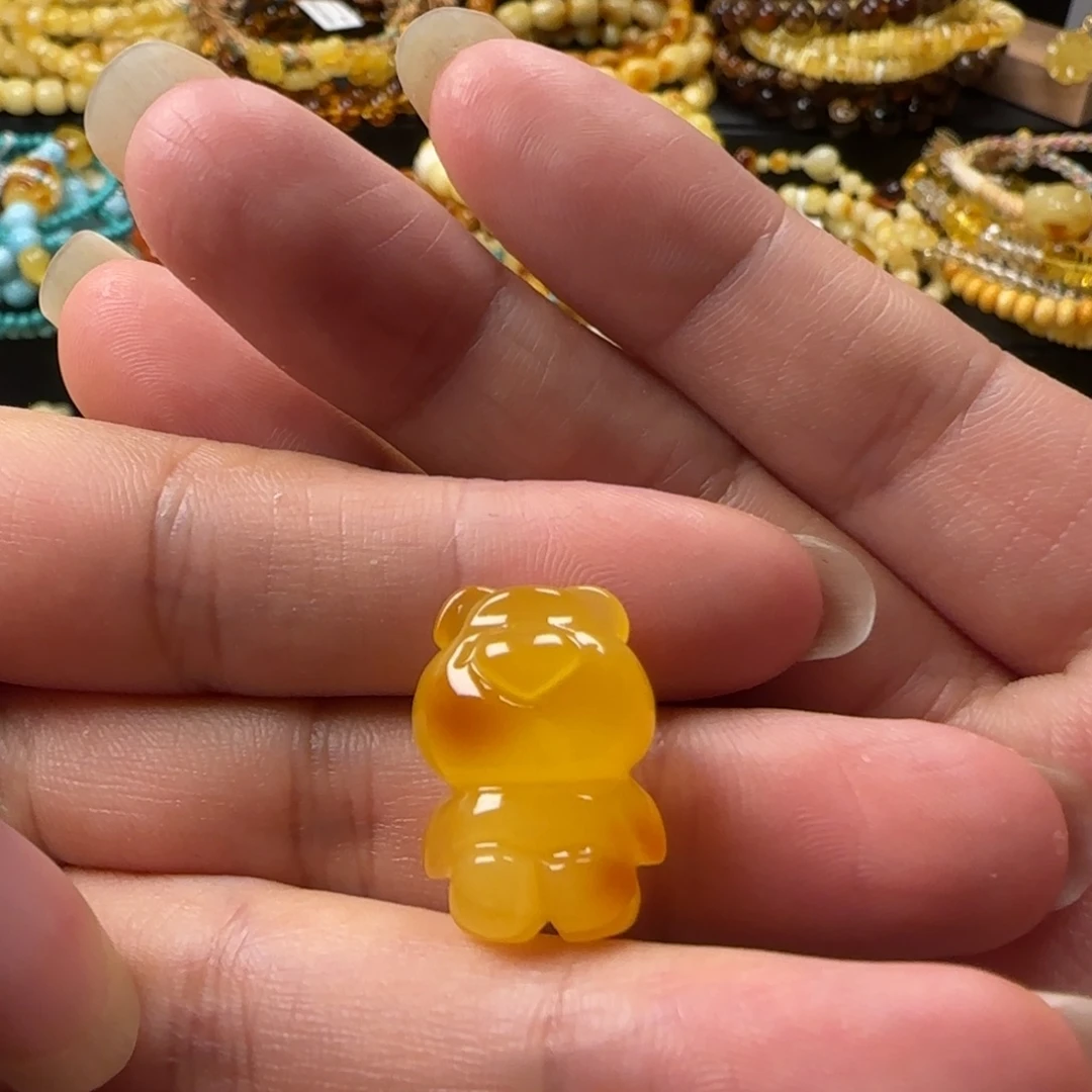 蜜蜡颈饰未镶嵌蜜蜡俏色小熊吊坠（打孔备注不退换）