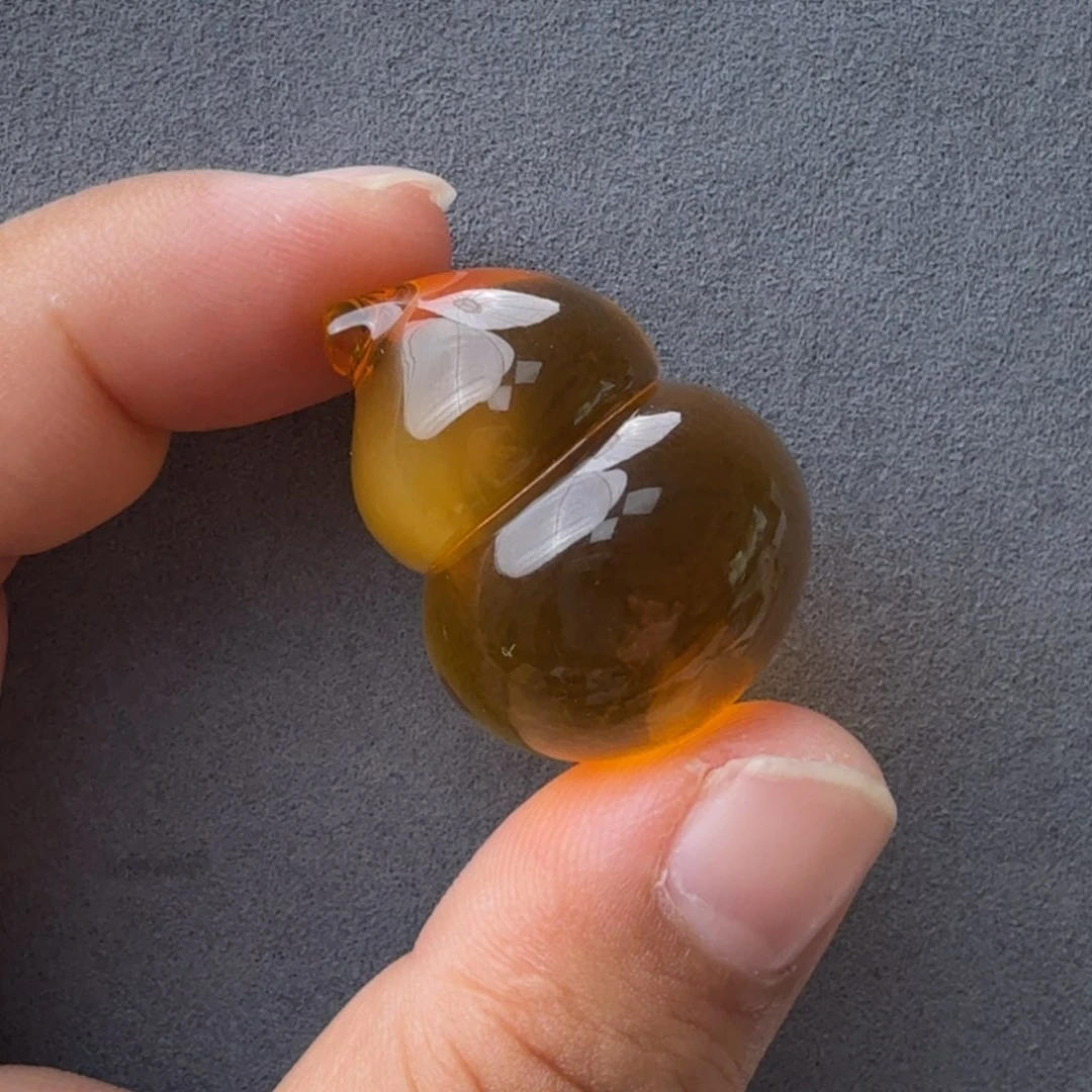 ミ***风未镶嵌琥珀裸石8.1克