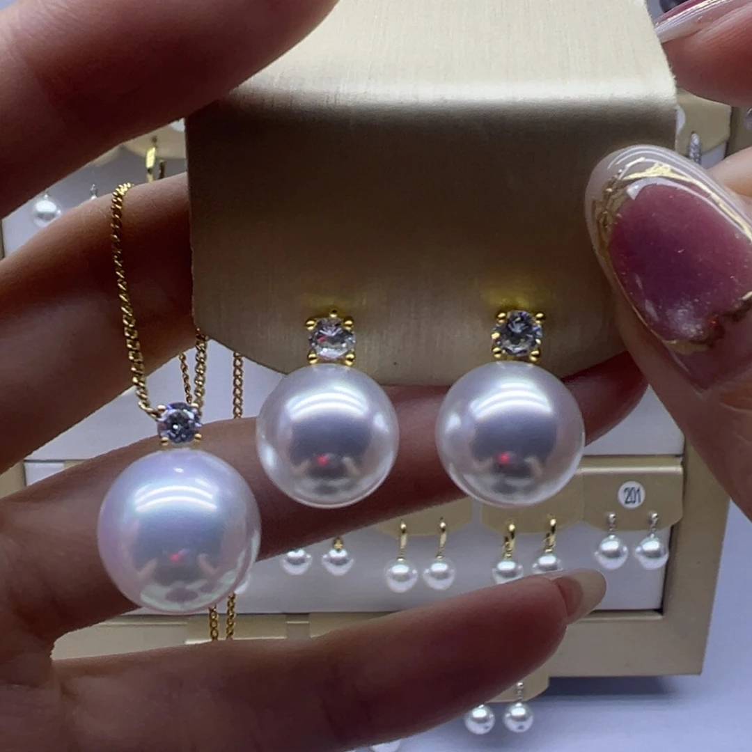 18K金镶嵌淡水珍珠吊坠(赠链)