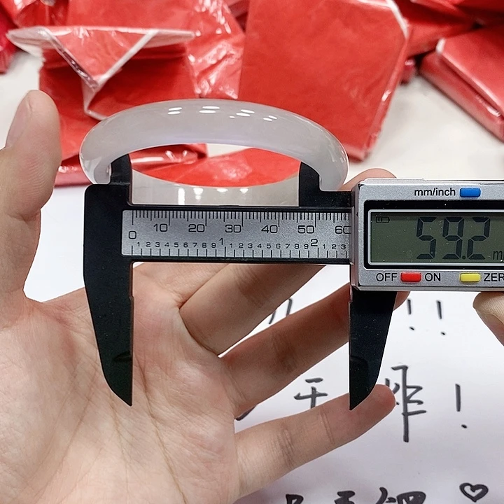 翡翠手镯未镶嵌115
