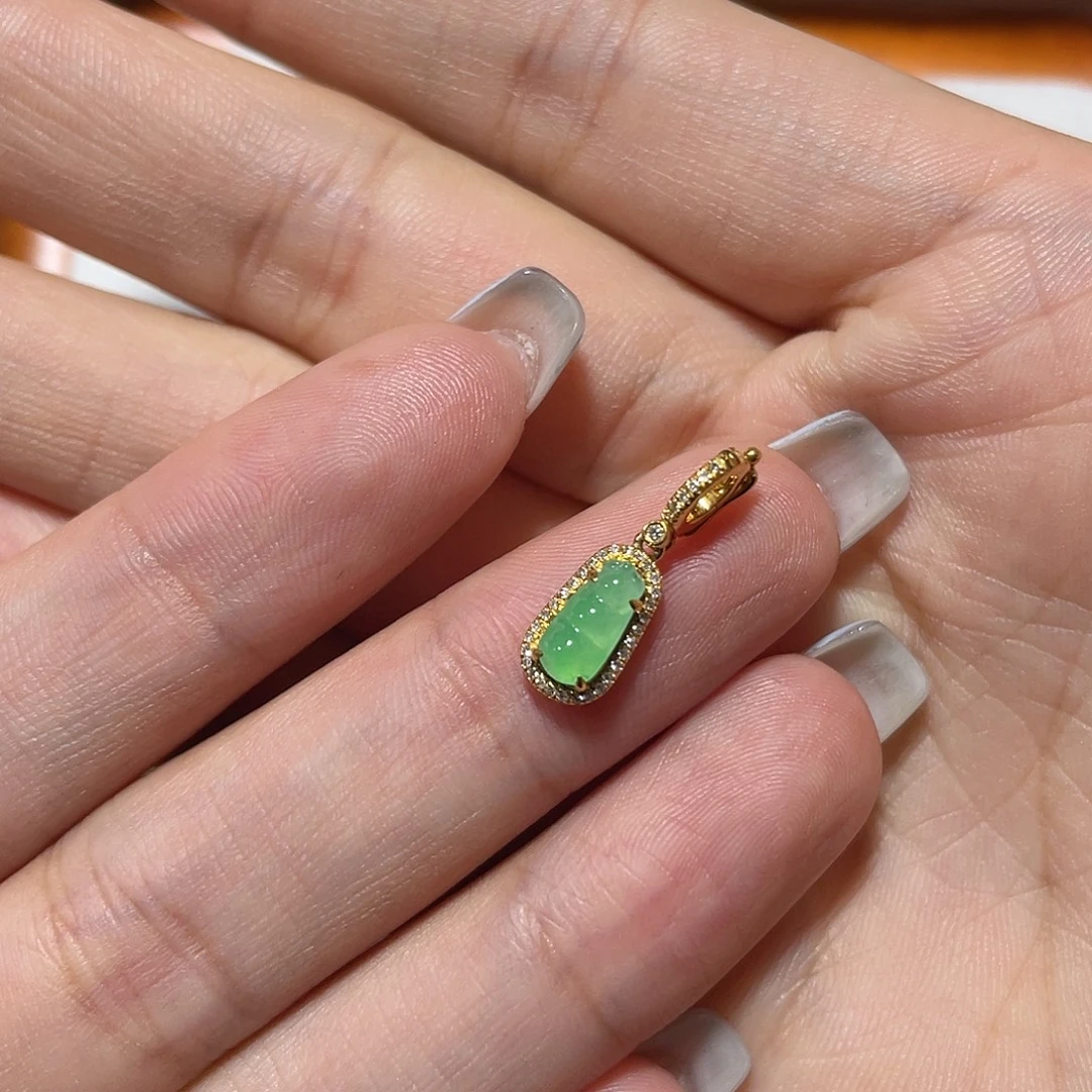 吊坠(不含链)18K金镶嵌翡翠