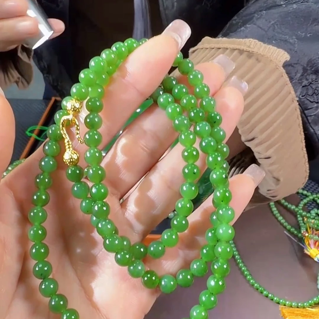 和田玉（碧玉）未镶嵌颈饰卡6苹果绿