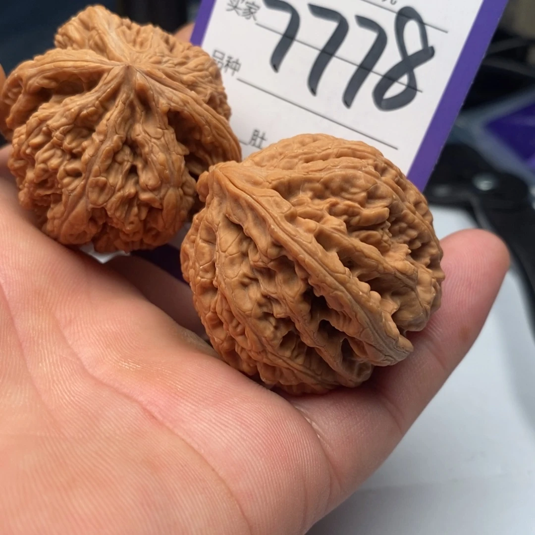 文玩核桃把件7778