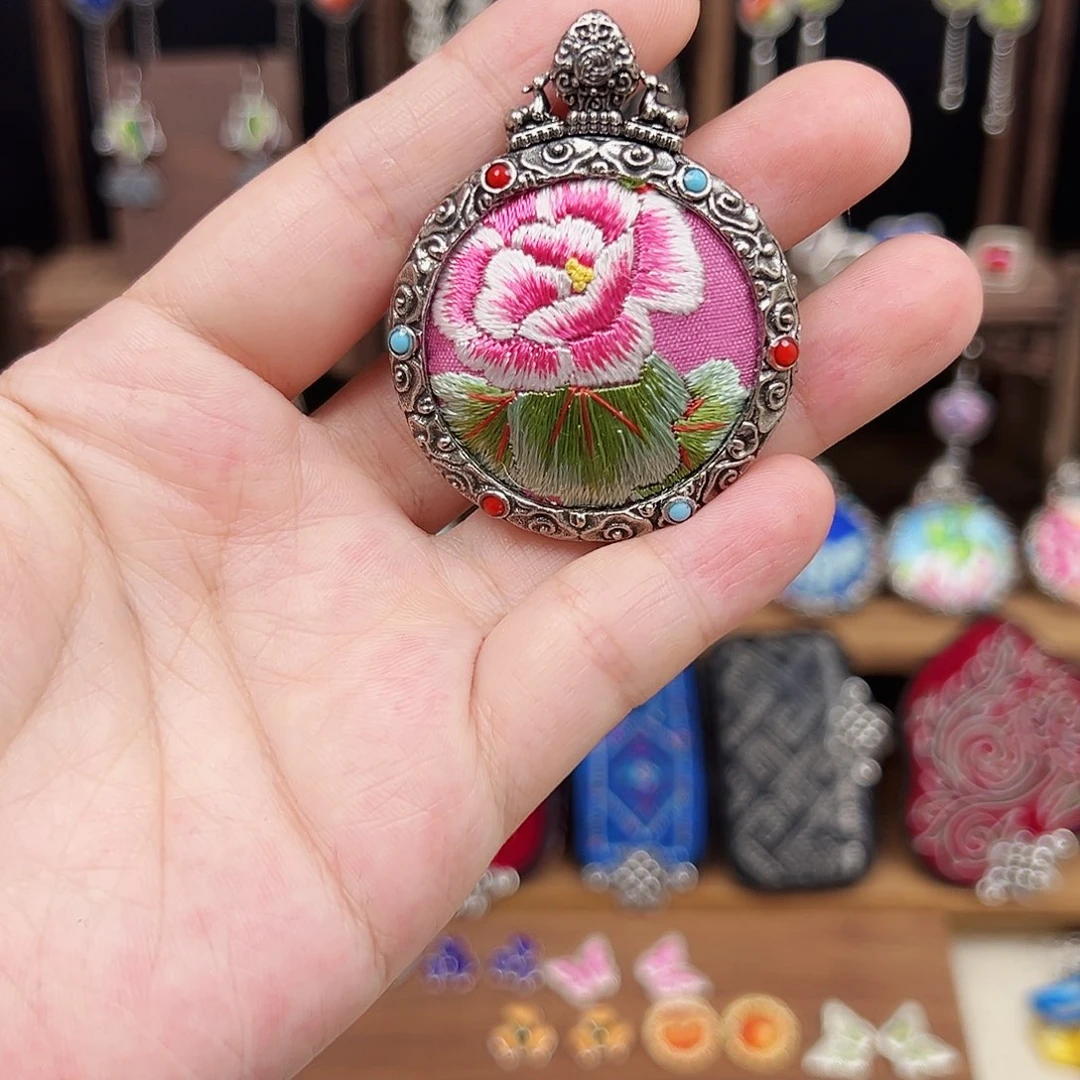 黄铜925银布艺手工刺绣