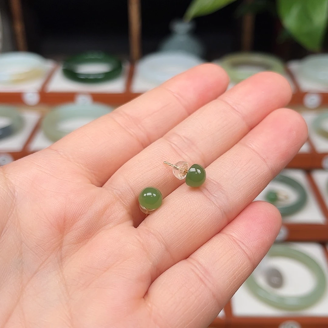 和田玉18K金镶嵌耳饰