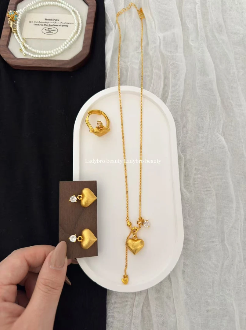 铜合金亚克力项链 法式轻奢拉丝桃心形项链可拆三件套时尚高级感