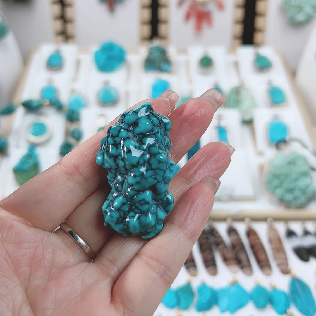 绿松石颈饰未镶嵌