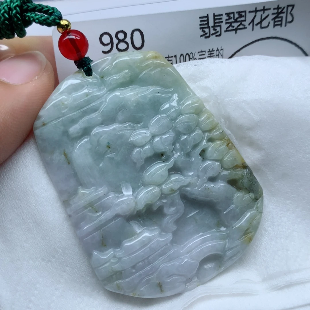 翡翠颈饰未镶嵌牌子