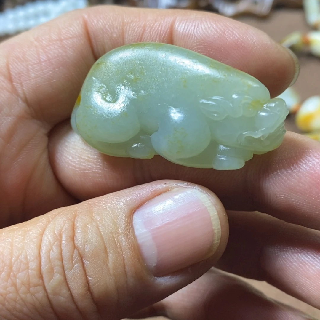 尘***埃和田玉未镶嵌挂件