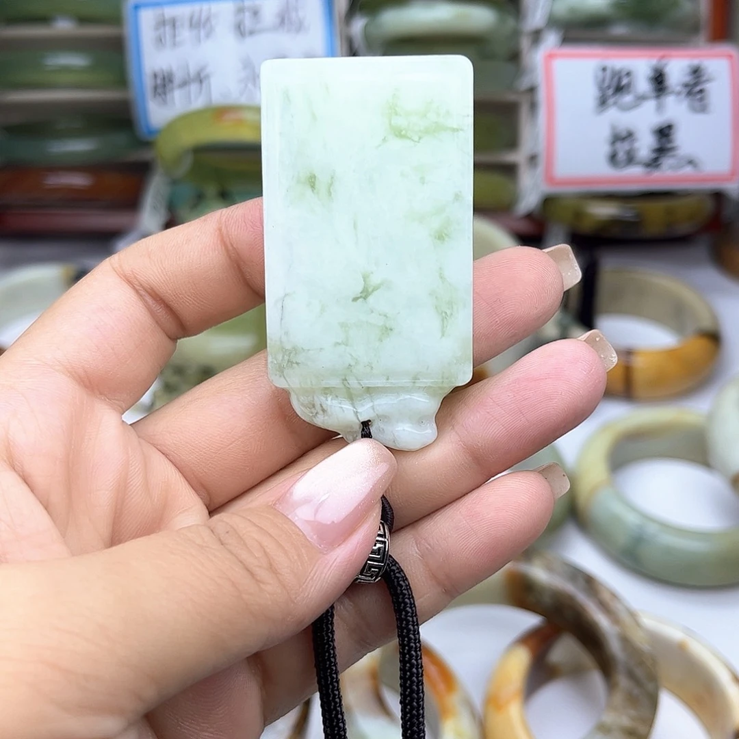 蛇纹石玉未镶嵌手镯莓***?