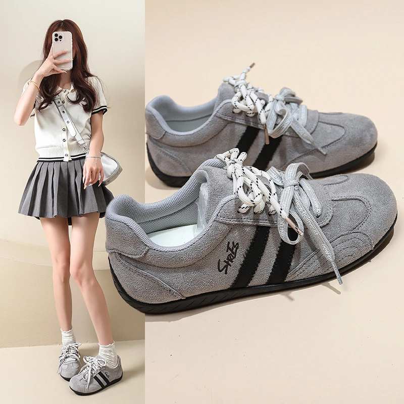 2025年秋季新款爆款软底轻便赛车德训鞋女舒适平底百搭休闲阿甘鞋